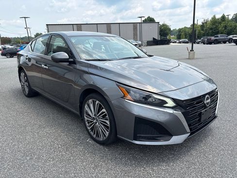 Used 2023 Nissan Altima 2.5 SL AWD/4WD image 11