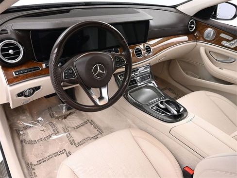 Used 2018 Mercedes-Benz E 300 4MATIC image 10