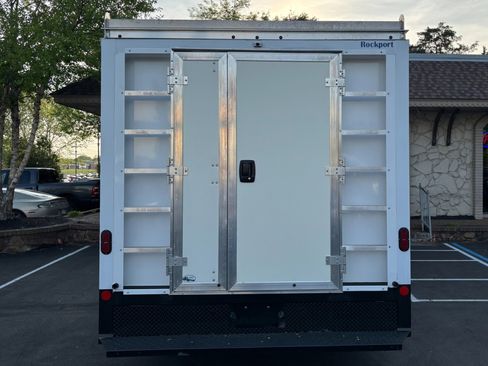 Used 2022 Chevrolet Express 3500 w/ Power Convenience Package RWD image 5