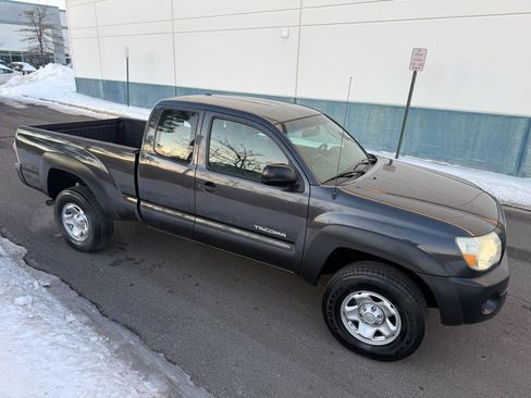 Used 2010 Toyota Tacoma 4x4 Access Cab V6 image 12