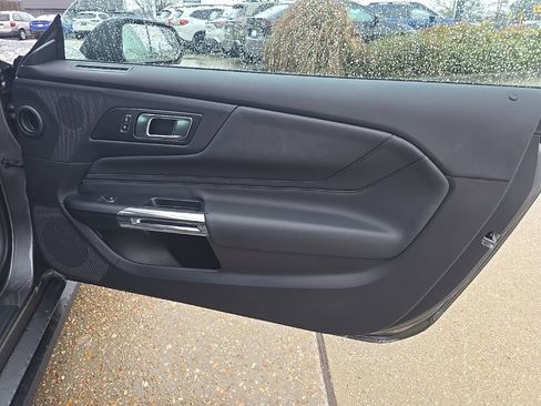 Used 2025 Ford Mustang Premium image 26