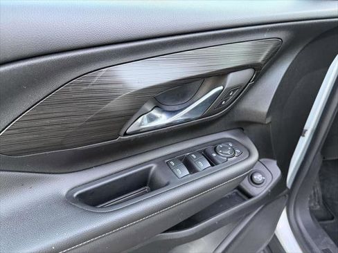 Used 2022 GMC Terrain SLE w/ Driver Convenience Package image 15