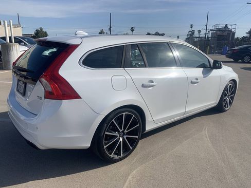 Used 2016 Volvo V60 T5 Premier w/ Convenience Package FWD image 8