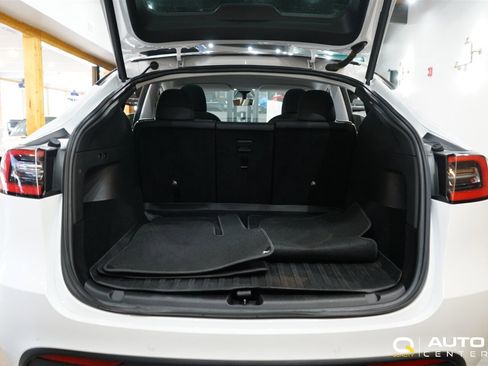 Used 2021 Tesla Model Y Long Range image 10
