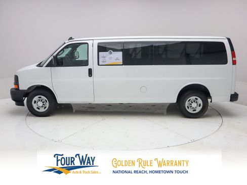 Used 2017 Chevrolet Express 3500 LS RWD image 7