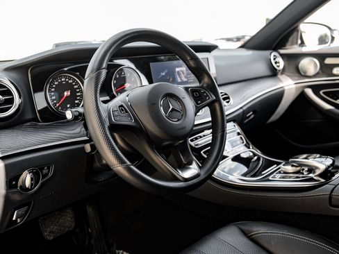 Used 2017 Mercedes-Benz E 300 image 2