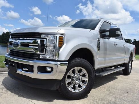 Used 2019 Ford F250 XLT w/ XLT Premium Package AWD/4WD image 5