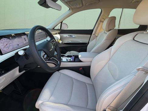 Used 2026 Genesis GV70 2.5T image 18
