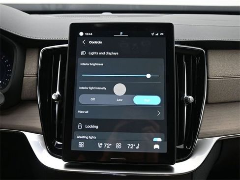 New 2026 Volvo XC90 B6 Plus w/ Protection Package Premier image 17