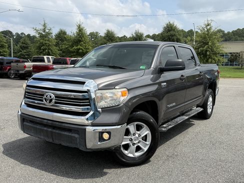 Used 2016 Toyota Tundra SR5 w/ SR5 Upgrade Package image 11