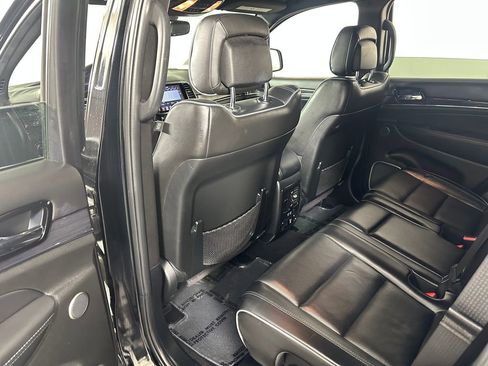 Used 2020 Jeep Grand Cherokee Overland image 30