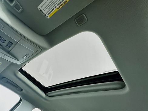 Used 2018 GMC Sierra 1500 Denali w/ Denali Ultimate Package image 21