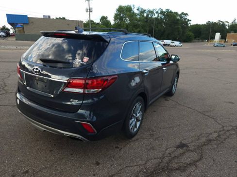 Used 2017 Hyundai Santa Fe SE AWD/4WD image 4