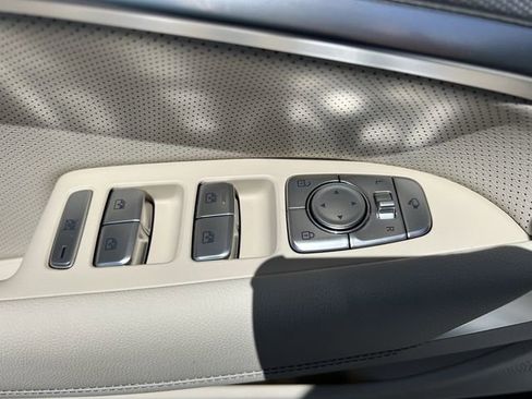 Used 2026 Genesis G70 2.5T Prestige image 22