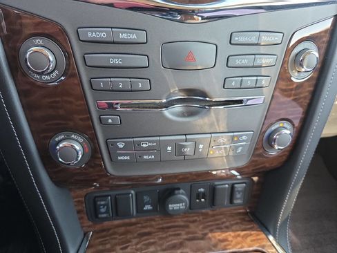 Used 2019 Nissan Armada SV image 18