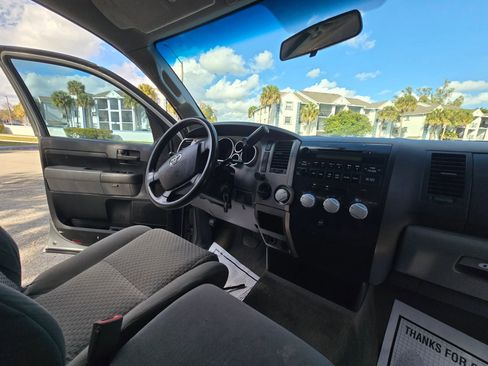 Used 2011 Toyota Tundra 2WD Double Cab image 30