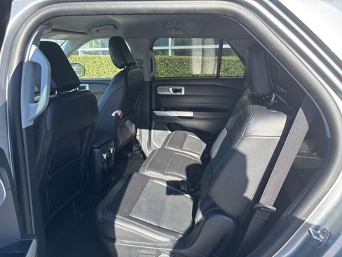 Certified 2024 Ford Explorer Limited image 12