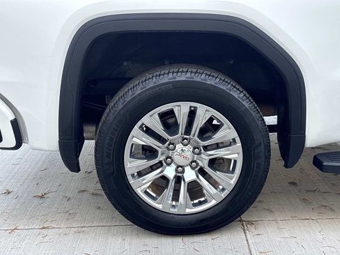 Used 2022 GMC Sierra 1500 Denali w/ Driver Alert Package II AWD/4WD image 9