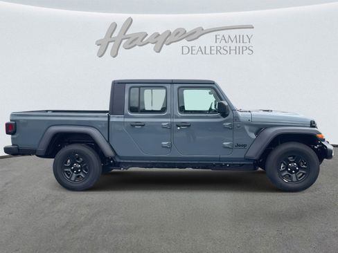 New 2026 Jeep Gladiator Sport image 3