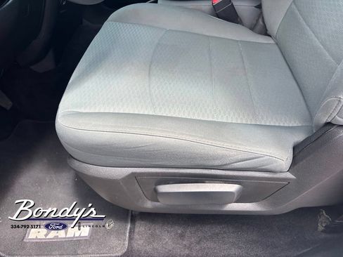 Used 2017 RAM 1500 Express RWD image 7