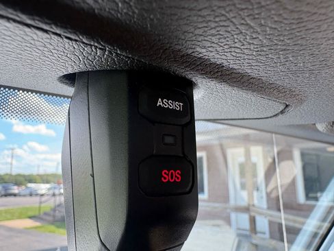 Used 2018 Jeep Wrangler Unlimited Sahara AWD/4WD image 25