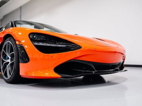 Used 2019 McLaren 720S Performance RWD image 27
