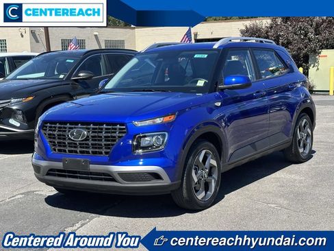 Used 2023 Hyundai Venue SEL FWD image 1
