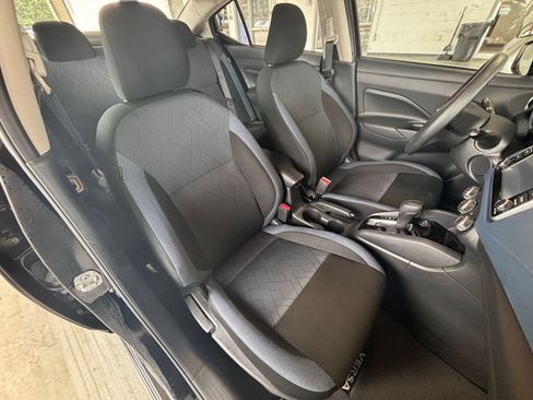 Used 2025 Nissan Versa SV FWD image 34