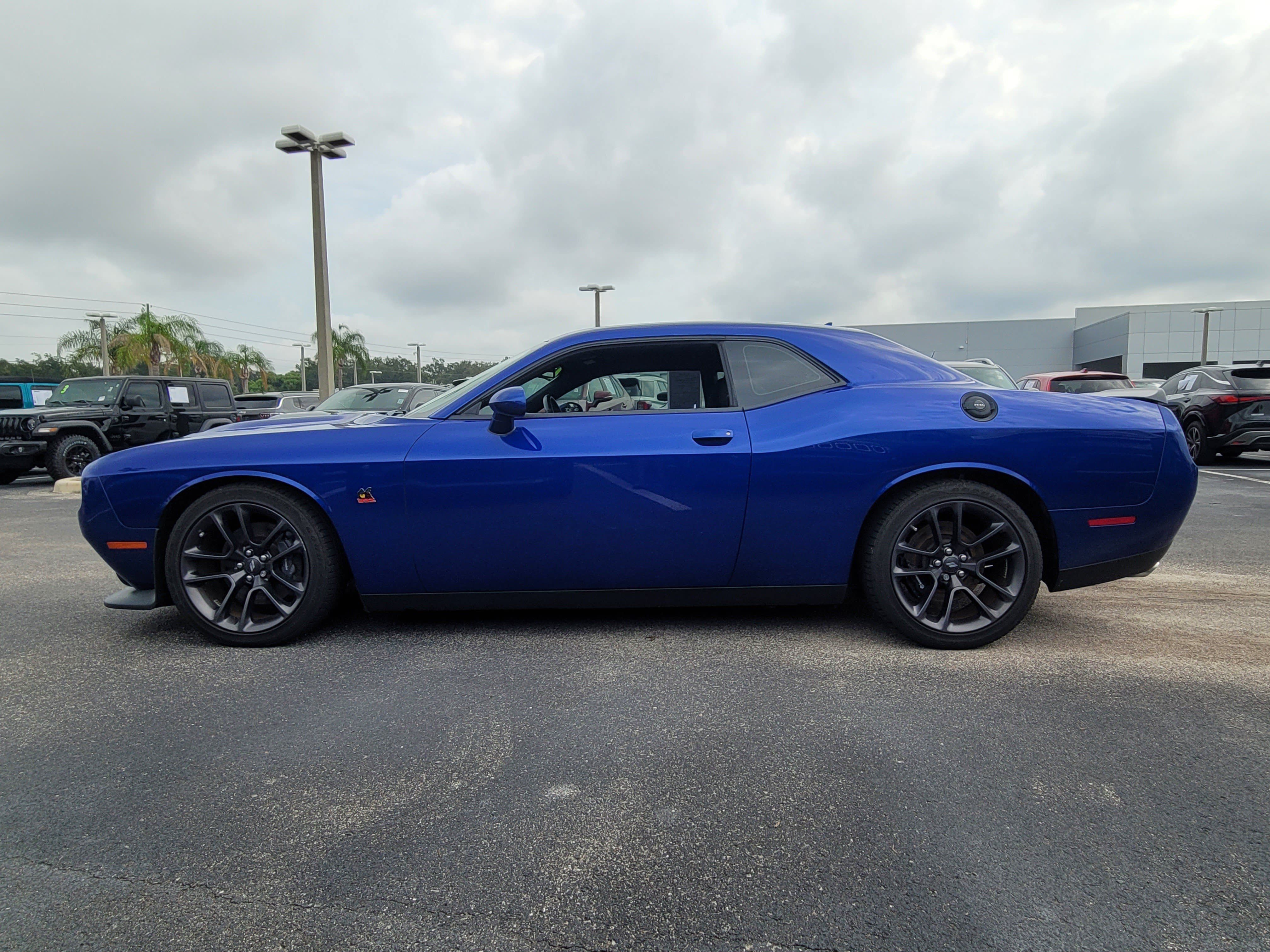 Used 2022 Dodge Challenger R/T Scat Pack w/ Driver Convenience Group RWD image 7