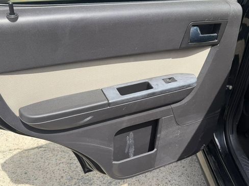 Used 2011 Mercury Mariner Premier FWD image 6