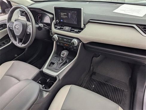 Used 2023 Toyota RAV4 XLE Premium image 12