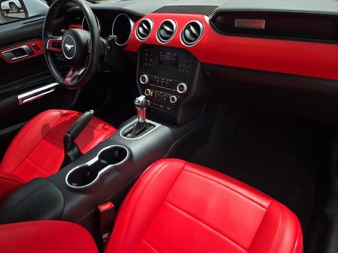 Used 2021 Ford Mustang GT RWD image 10