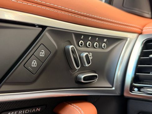 Used 2024 Jaguar F-TYPE R-Dynamic RWD image 18