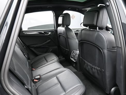 Certified 2023 Porsche Macan Turbo AWD/4WD image 28