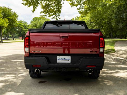 Used 2025 Honda Ridgeline TrailSport image 8
