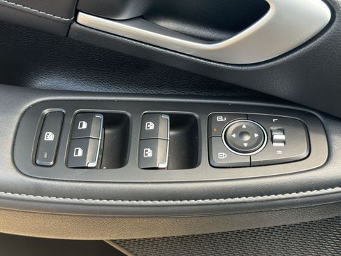 Certified 2025 Hyundai Sonata Limited FWD image 24
