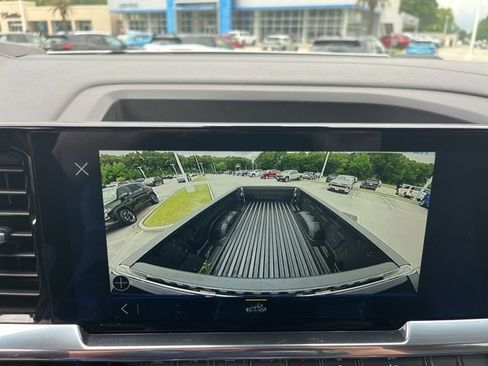 Used 2025 Chevrolet Silverado 2500 LTZ w/ LTZ Convenience Package AWD/4WD image 30