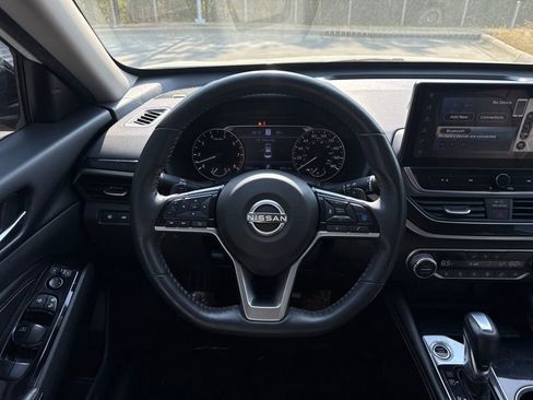 Used 2023 Nissan Altima 2.0 SR image 18