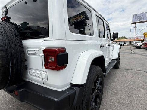 Used 2024 Jeep Wrangler Unlimited Sahara w/ Technology Group AWD/4WD image 14