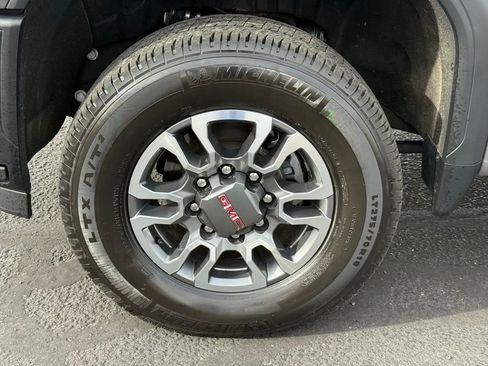 Used 2025 GMC Sierra 2500 SLT w/ SLT Premium Package image 11