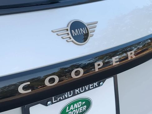 Used 2025 MINI Cooper 2-Door Hardtop image 12