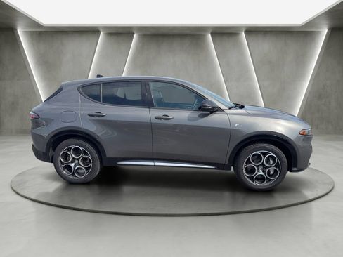Used 2024 Alfa Romeo Tonale Ti AWD/4WD image 8