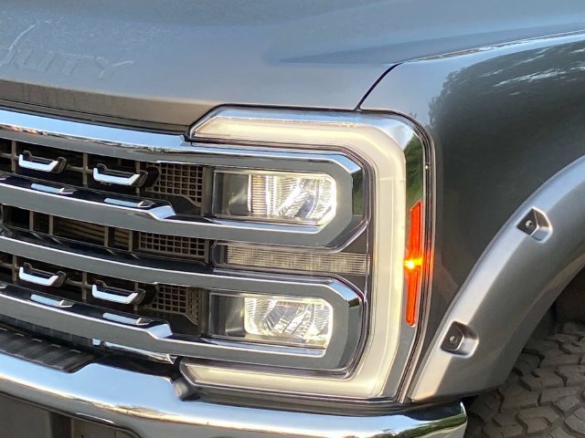 Used 2023 Ford F350 Lariat w/ Tow Technology Package AWD/4WD image 4