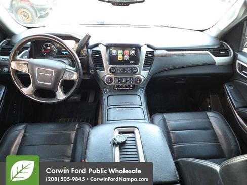 Used 2018 GMC Yukon XL Denali image 14