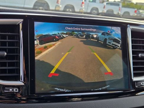 Used 2022 Chrysler Pacifica Touring-L FWD image 16