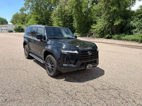 Used 2025 Lexus GX 550 w/ Accessory Package (2T) AWD/4WD image 29