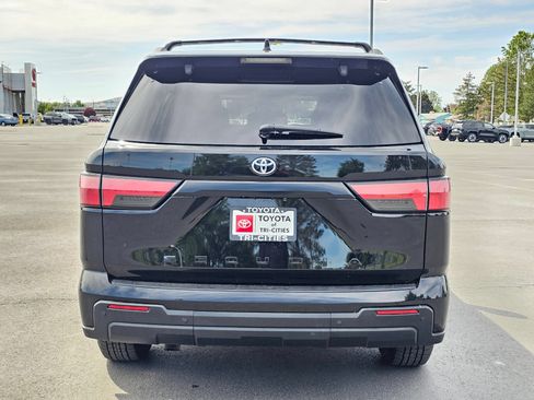 Used 2023 Toyota Sequoia SR5 w/ SR5 Premium Package AWD/4WD image 35