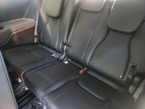 New 2026 Kia Carnival EX image 23