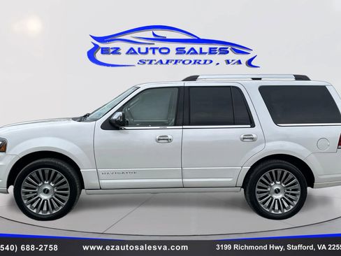 Used 2017 Lincoln Navigator Select image 8