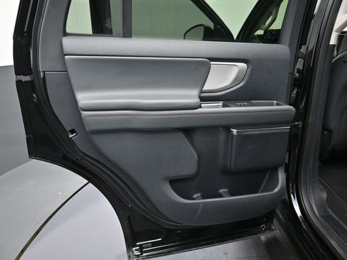 New 2025 Ford Expedition Active image 7